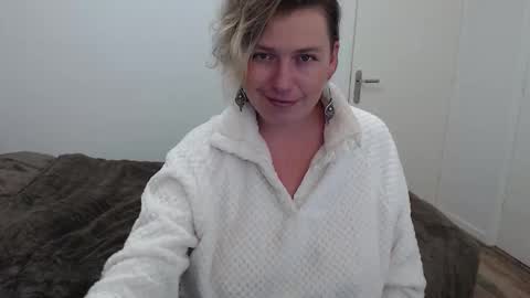 Snapshot of clittytastic chatting on January 12, 2026, 10:15 pm Syl online show from January 12, 2026, 10:15 pm