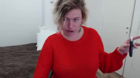 Snapshot of clittytastic chatting on January 15, 2026, 8:52 am Syl online show from January 15, 2026, 8:52 am