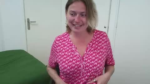 Snapshot of clittytastic chatting on April 10, 2026, 2:00 pm Syl online show from April 10, 2026, 2:00 pm