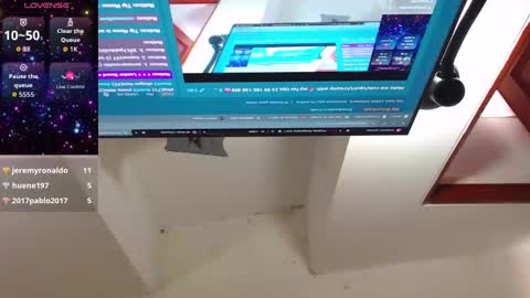 CLOE online show from November 23, 2025, 4:07 pm