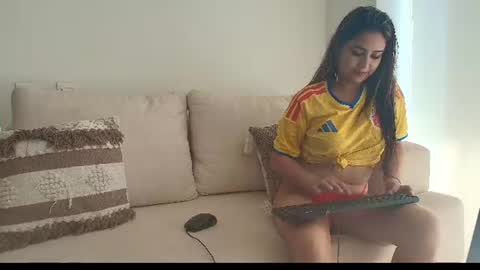 Snapshot of cloe_eevans chatting on July 7, 2026, 2:54 pm Cloe online show from July 7, 2026, 2:54 pm