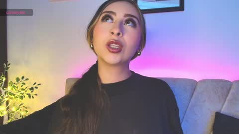 Snapshot of cloe_martinezz_ chatting on April 25, 2026, 5:10 am cloe_martinezz_ online show from April 25, 2026, 5:10 am