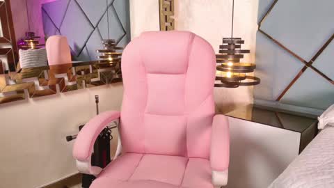 Cloe  online show from October 3, 2025, 11:51 am