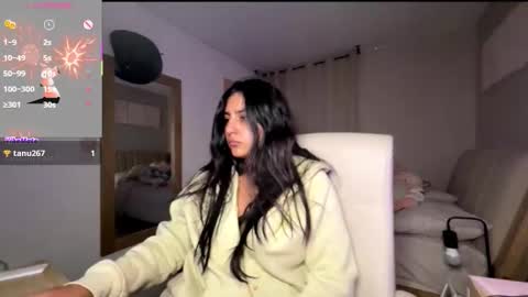 Snapshot of cloe_small08 chatting on October 22, 2025, 1:28 am cloe small online show from October 22, 2025, 1:28 am