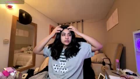 Snapshot of cloe_small08 chatting on November 28, 2025, 5:43 am cloe small online show from November 28, 2025, 5:43 am