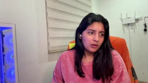 Snapshot of cloe_small08 chatting on June 8, 2026, 5:52 am cloe small online show from June 8, 2026, 5:52 am
