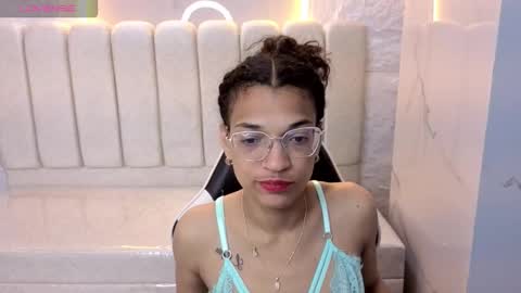 cloee online show from October 10, 2025, 7:51 am