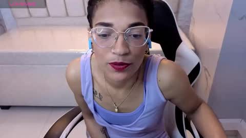 cloee online show from October 16, 2025, 3:51 am
