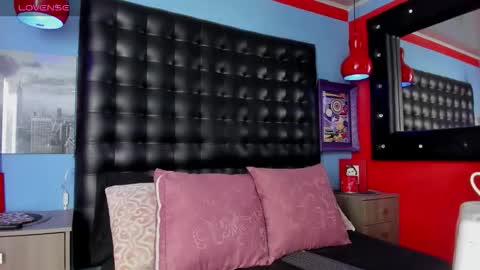 Snapshot of cloerodriguez chatting on October 19, 2025, 8:42 pm ---Cloe--- online show from October 19, 2025, 8:42 pm