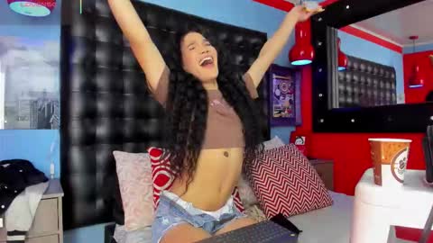 Snapshot of cloerodriguez chatting on November 19, 2025, 3:12 pm ---Cloe--- online show from November 19, 2025, 3:12 pm