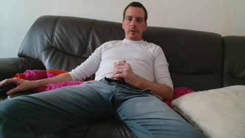 clouplefun online show from October 27, 2025, 8:07 am