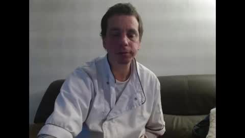 clouplefun online show from December 3, 2025, 7:38 am