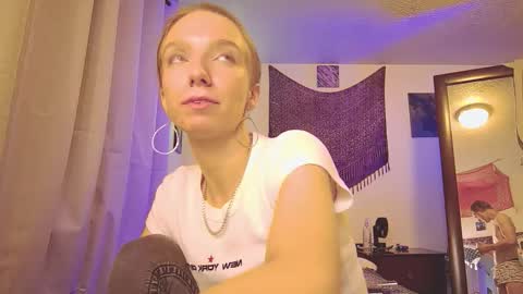 Snapshot of clover922169 chatting on April 14, 2026, 10:10 am Clover online show from April 14, 2026, 10:10 am