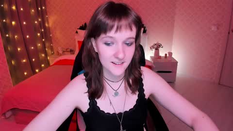 Snapshot of clover_red chatting on December 29, 2024, 5:33 pm Clover follow me online show from December 29, 2024, 5:33 pm