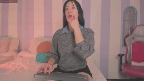 Chloe  online show from November 28, 2025, 7:16 pm