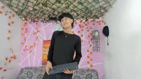 club_latinboys online show from December 5, 2025, 6:04 pm