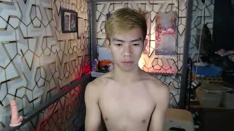 Snapshot of clyde_twinkx chatting on October 30, 2025, 4:52 pm clyde_twinkx online show from October 30, 2025, 4:52 pm