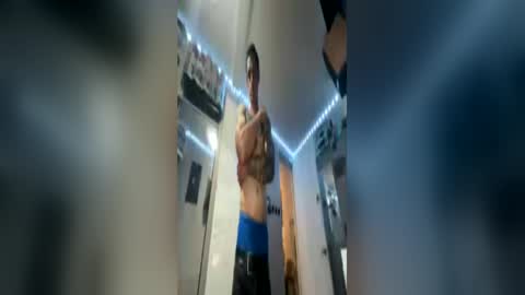 cock4yyoouu online show from June 18, 2026, 7:19 am