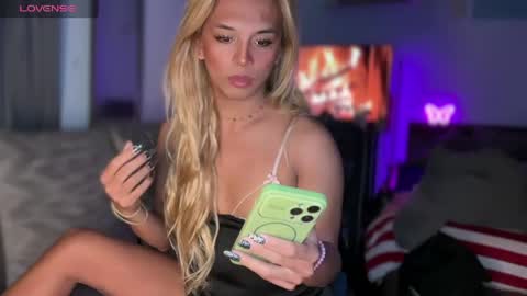 Snapshot of cockprincess_dianna chatting on April 16, 2026, 10:56 pm PrincessDianna IslandGirl CUMSHOW in PVT and PASSWORDSHOW online show from April 16, 2026, 10:56 pm