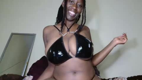 Snapshot of cocoalush9819 chatting on May 20, 2026, 2:18 am cocoalush9819 online show from May 20, 2026, 2:18 am