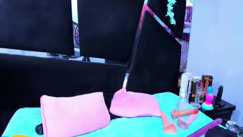 Cocoo  online show from December 21, 2025, 10:11 am