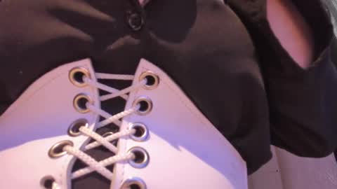 cocovolkovva online show from February 22, 2025, 6:52 pm