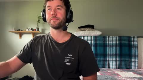 c o f f e e l o u n g e online show from May 23, 2026, 3:38 pm