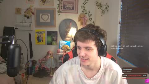 Snapshot of cokia_ chatting on December 22, 2024, 9:09 pm Cokia online show from December 22, 2024, 9:09 pm