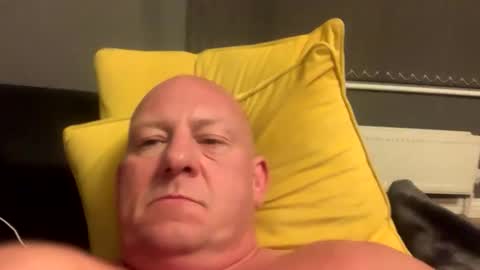 col4nows online show from October 3, 2025, 10:29 pm