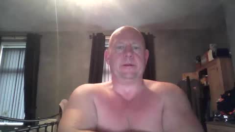 col4nows online show from November 27, 2025, 10:28 am