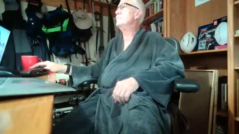 Snapshot of colchuck chatting on June 17, 2026, 1:23 pm colchuck online show from June 17, 2026, 1:23 pm