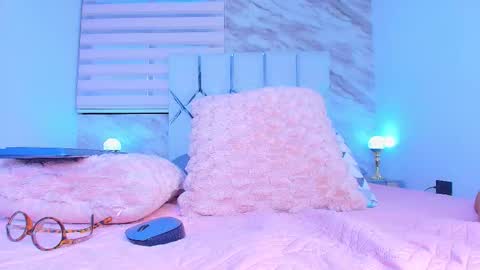 colett online show from December 17, 2025, 12:11 pm