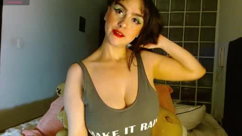 Snapshot of collette_beaufoy chatting on February 16, 2025, 7:04 am Collette online show from February 16, 2025, 7:04 am