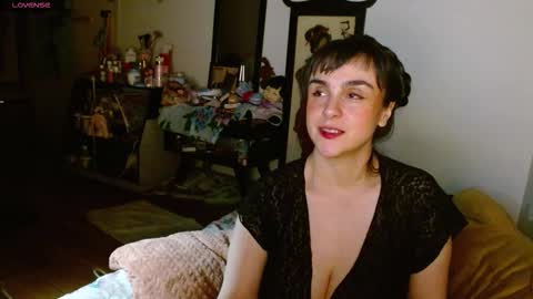 Snapshot of collette_beaufoy chatting on October 14, 2025, 3:40 am Collette online show from October 14, 2025, 3:40 am