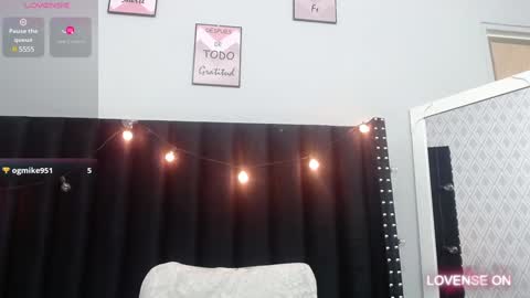 Snapshot of colombia_mommy_ chatting on December 12, 2024, 12:33 pm  GRETCHEN  online show from December 12, 2024, 12:33 pm