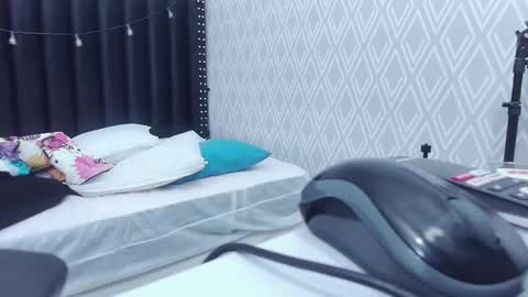 Snapshot of colombia_mommy_ chatting on March 1, 2025, 12:12 pm  GRETCHEN  online show from March 1, 2025, 12:12 pm