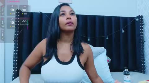 Snapshot of colombia_mommy_ chatting on November 7, 2025, 12:27 pm GRETCHEN online show from November 7, 2025, 12:27 pm