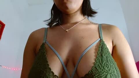  Nahomi  online show from January 8, 2025, 9:12 pm