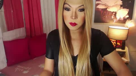 Snapshot of commanderofsexx chatting on February 17, 2025, 9:13 am QUEEN SABRINA online show from February 17, 2025, 9:13 am