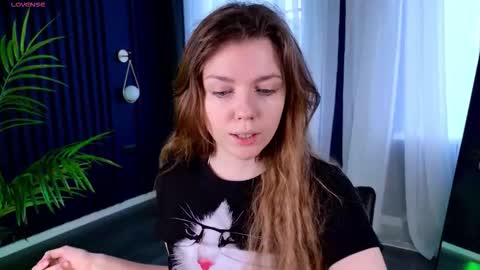 Polly online show from October 5, 2025, 12:25 pm