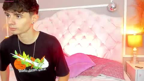 connor_and_angel online show from October 13, 2025, 12:38 pm