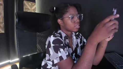 Snapshot of connywellss chatting on July 1, 2026, 7:02 pm Nilo Solem online show from July 1, 2026, 7:02 pm