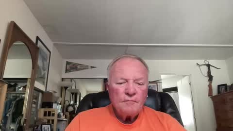 Snapshot of cookoosnest chatting on June 5, 2026, 11:54 pm cookoosnest online show from June 5, 2026, 11:54 pm