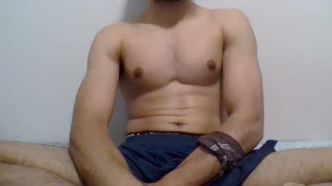 coolboy75289 online show from November 9, 2025, 4:11 am