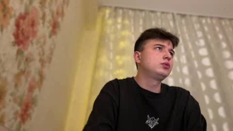 Lisa and Alen online show from December 1, 2025, 6:02 pm