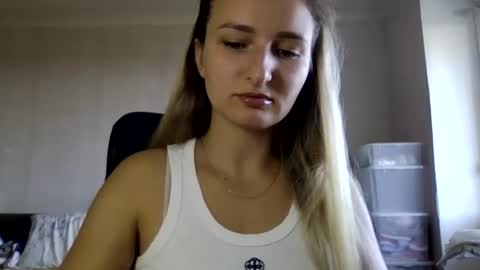 Snapshot of cora_fora chatting on September 15, 2025, 7:30 am cora_fora online show from September 15, 2025, 7:30 am