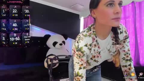 Coral  online show from November 1, 2025, 1:02 pm