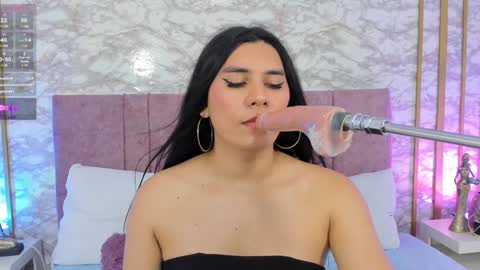 coraline hot18 online show from December 31, 2024, 4:57 pm