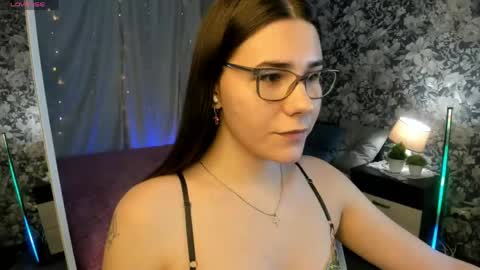 Snapshot of coraline_kitty chatting on June 2, 2026, 1:02 pm Coraline online show from June 2, 2026, 1:02 pm