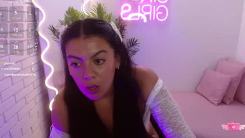 Snapshot of coraline_tay chatting on February 13, 2025, 5:54 pm Carolina online show from February 13, 2025, 5:54 pm